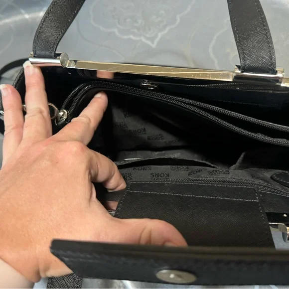 MICHAEL KORS WOMEN’S TILDA SAFFIANO LEATHER MEDIUM TOTE BLACK Used with … - Picture 7 of 16